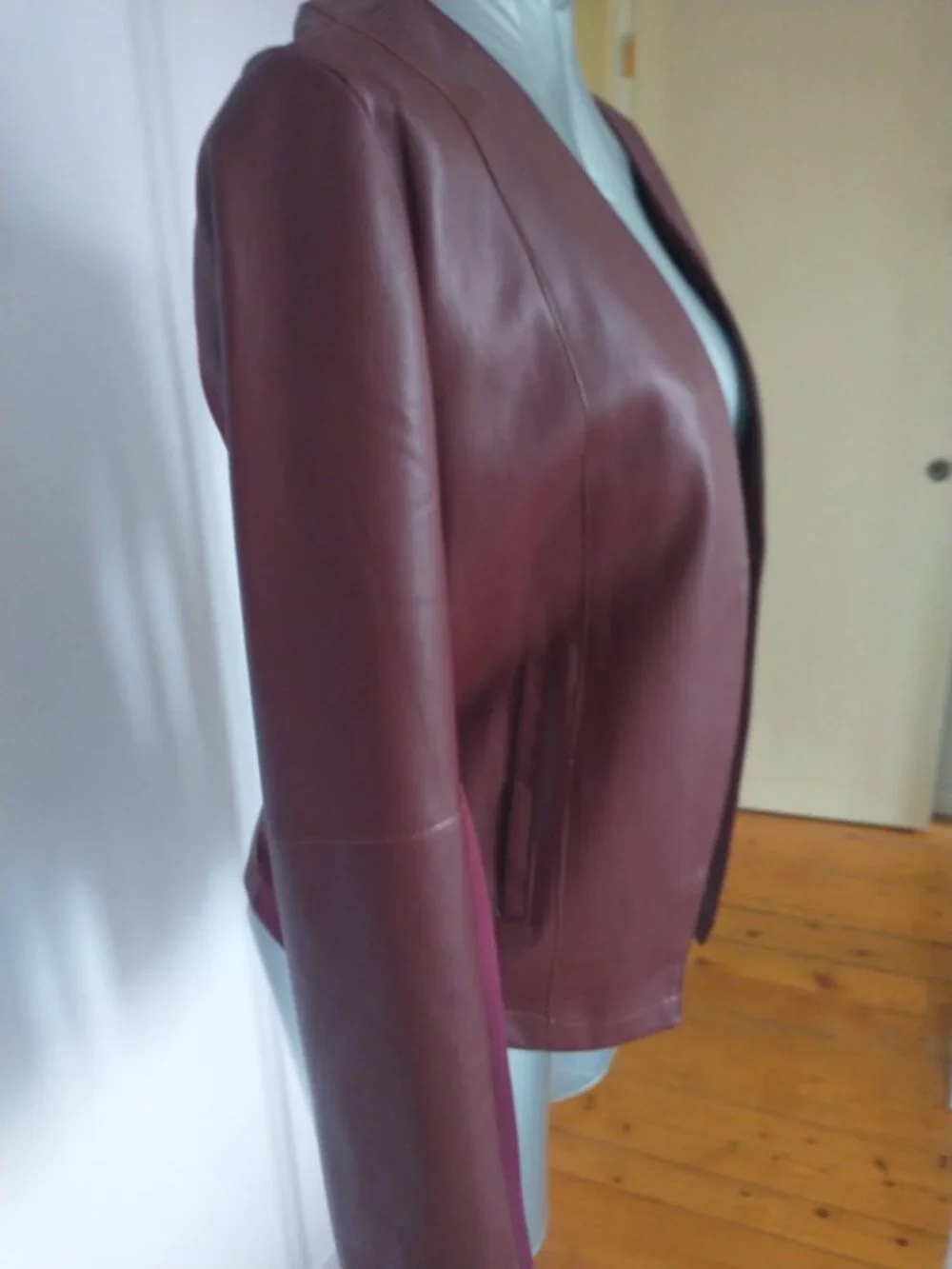 jacket - Picture 2 of 9